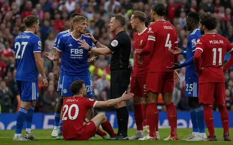 Football match moment 1